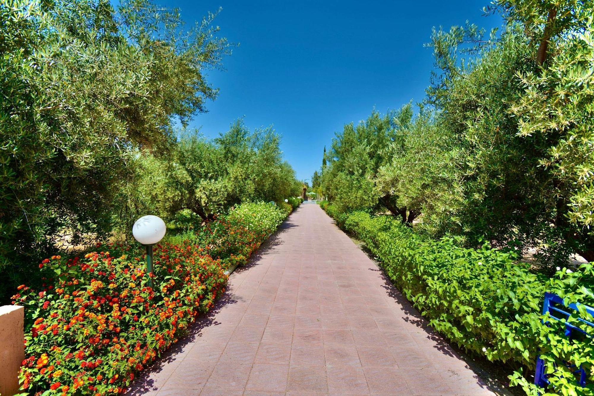 Ferme De Vacances Avec Une Grande Villa A Marrakech 마라케시 외부 사진