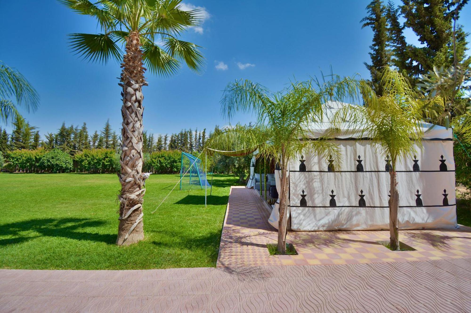 Ferme De Vacances Avec Une Grande Villa A Marrakech 마라케시 외부 사진